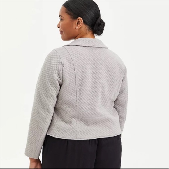 NWT Torrid Plus Size Pebble Grey Quilted Zip Up Moto Jacket - Picture 2 of 7